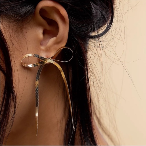 NWOT Free People Gold Bow Earrings (1059) - Picture 5 of 6